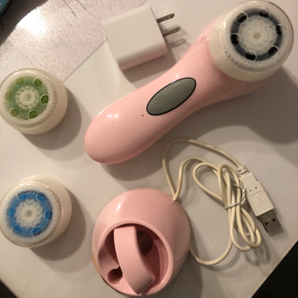 Clarisonic Mia2 facial cleansing brush set